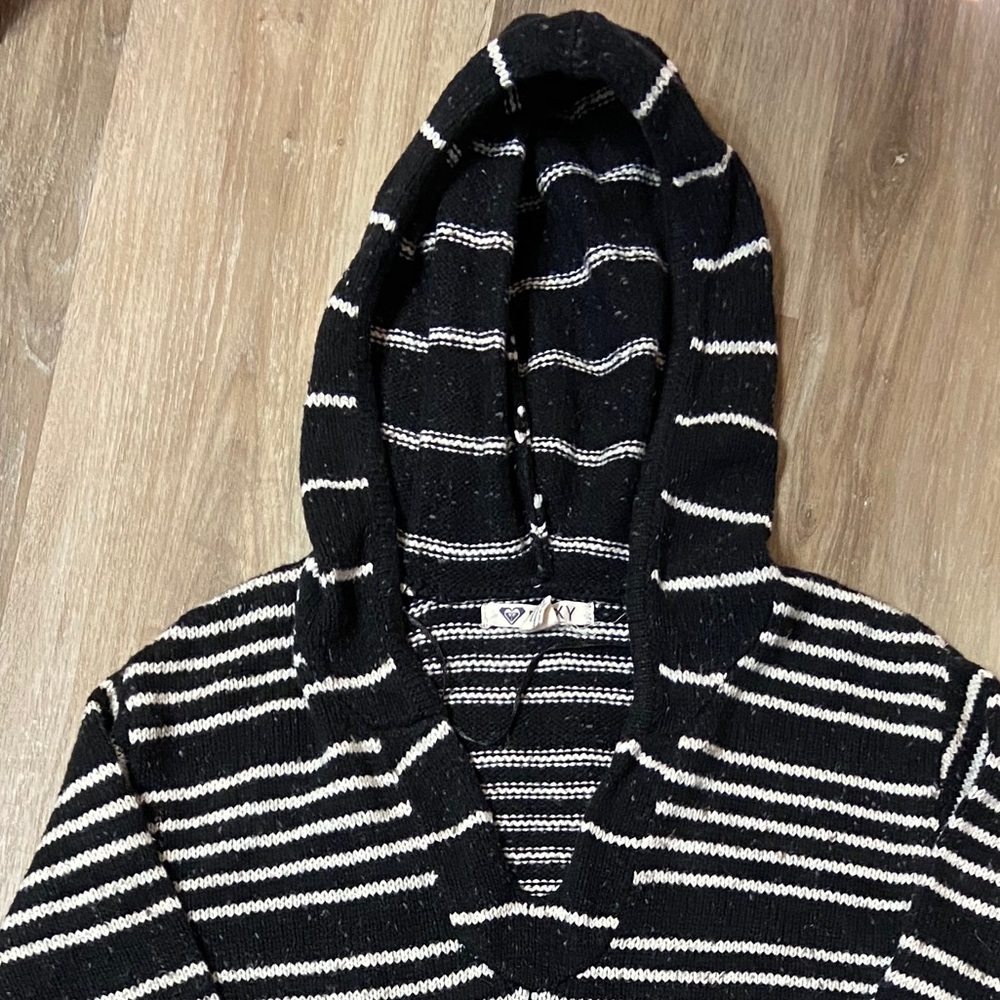 GIFTED ON TREND Roxy Poncho - Picture 6 of 13